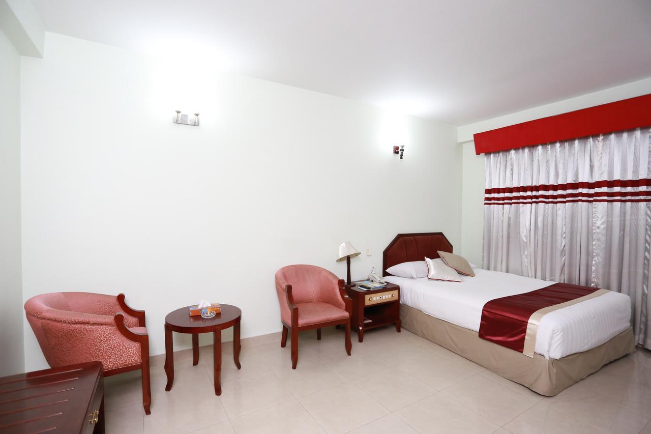 Meridian Hotel & Restaurant Dakhin Kattali المظهر الخارجي الصورة
